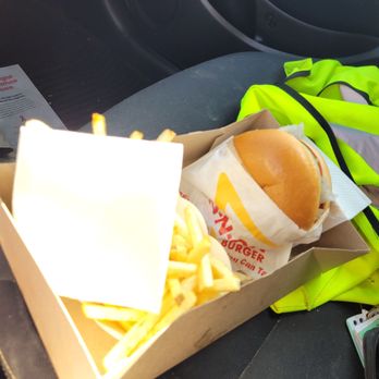 In-N-Out Burger - Fast Food Near Me - Milpitas, California
