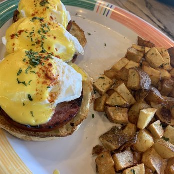 Squeeze In - Traditional Eggs Benedict - American Near Me - Las Vegas, Nevada Squeeze In - Traditional Eggs Benedict - American Near Me - Las Vegas, Nevada