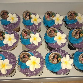 Celebrity Cake Studio - Desserts Near Me - Tacoma, Washington