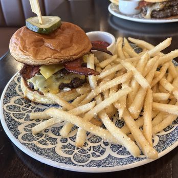 Olin Bar & Kitchen - Olin Burger w Bacon - New American Near Me - Detroit, Michigan Olin Bar & Kitchen - Olin Burger w Bacon - New American Near Me - Detroit, Michigan