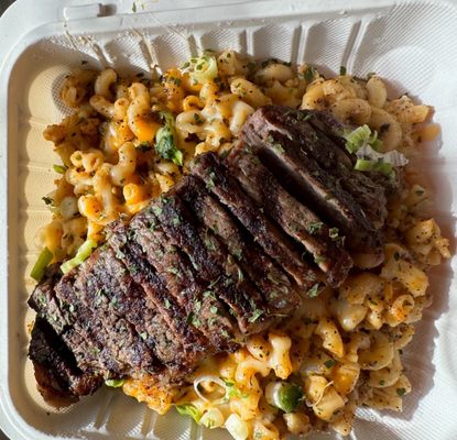 Dav’s Hotspot Restaurant + Lounge by null