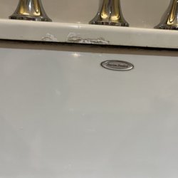 Hockley Valley Resort - The faucet in the bathroom - old and in need of maintenance