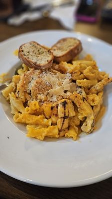 The Ground Round by null