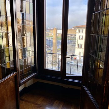 Grand Hotel Baglioni - Window well in a guest room of Grand Hotel Baglioni with a view of Piazza dell'Unità Italiana - Hotels Near Me - Florence, FI Grand Hotel Baglioni - Window well in a guest room of Grand Hotel Baglioni with a view of Piazza dell'Unità Italiana - Hotels Near Me - Florence, FI