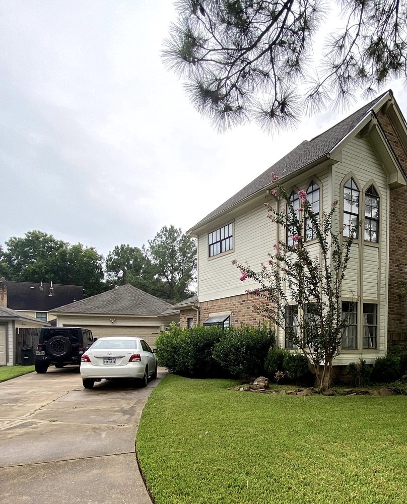 Slide of M&M Roofing, Siding & Windows