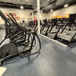 Crunch Fitness - Shawnee