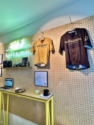 Le Peloton Café by null