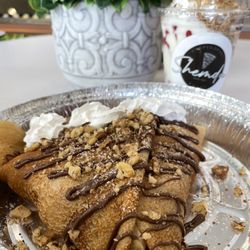Strawberry, bananas, and Nutella crepe. Fresas con crema