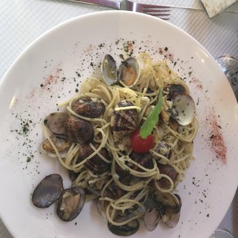 La Casa Nostra - Gluten-free spaghetti ala vongole. Outstanding!!! - Italian Near Me - Geneva, GE La Casa Nostra - Gluten-free spaghetti ala vongole. Outstanding!!! - Italian Near Me - Geneva, GE