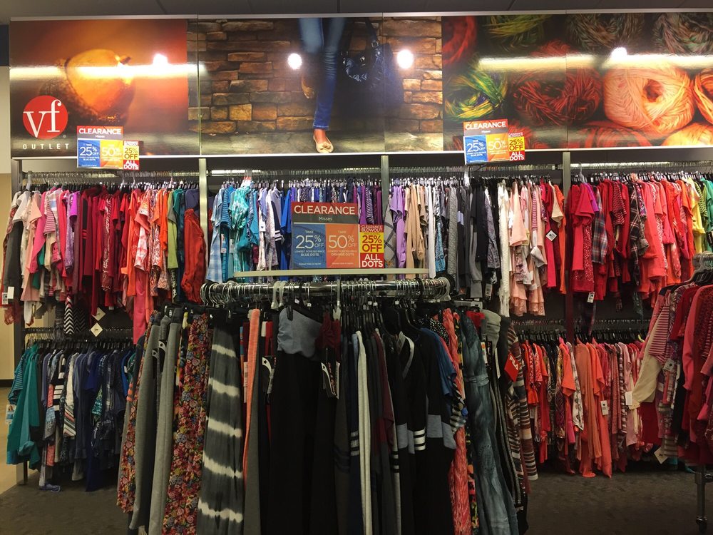 VF OUTLET Updated April 2024 314 Flat Rock Pl, Westbrook