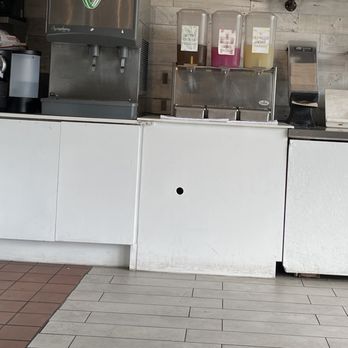Vale Healthy Kitchen - Scuffed up drink area - Acai Bowls Near Me - Gainesville, Florida