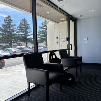 Edge Motorworks - Waiting area. - Auto Repair Near Me - San Ramon, California Edge Motorworks - Waiting area. - Auto Repair Near Me - San Ramon, California