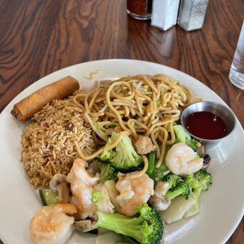 Villa Fat Cuisine - Vegetable shrimp with chicken chow mein and chicken fried rice. All very delicious and fulfilling. - Chinese Near Me - Rio Linda, California Villa Fat Cuisine - Vegetable shrimp with chicken chow mein and chicken fried rice. All very delicious and fulfilling. - Chinese Near Me - Rio Linda, California