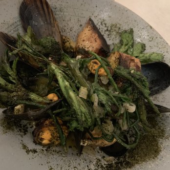 ROVI - Get your Greens. Brócoli with peanut sauce. I was hesitant but it was worth it! - Modern European Near Me - London, XGL