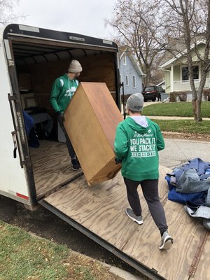 10 Men Movers LLC
