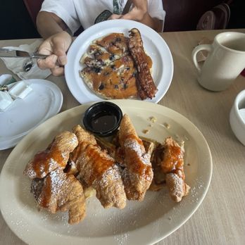 Jenisa’s Diner - Chicken and waffles  Blueberry pancake with Bacon - Breakfast & Brunch Near Me - Ormond Beach, Florida