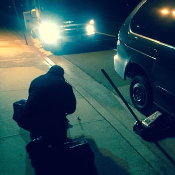 Al's Towing - 2:00 am and got to my location in a few minutes - Towing Near Me - Escondido, California
