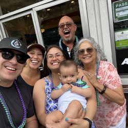 Cruz N Eat Hawaii - Me & my family with our guide Nicky!