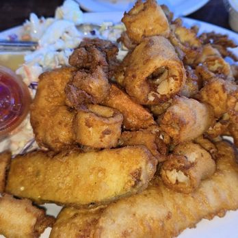 Barbara's Fishtrap - Mini combo platter - Seafood Near Me - Half Moon Bay, California Barbara's Fishtrap - Mini combo platter - Seafood Near Me - Half Moon Bay, California