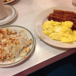 Star Brothers Coney Island - Scrambled eggs, bacon (really good), potatoes and comes with toast