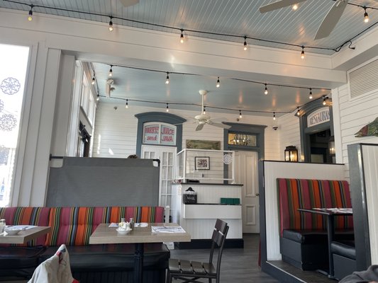 The Mad Batter Restaurant & Bar by null