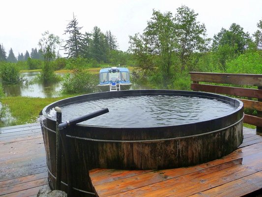 Alaska Peak & Seas by null