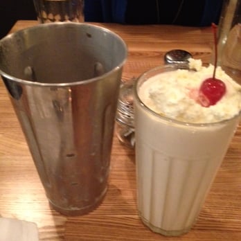 Eggy's Diner Chicago - vanilla milkshake - Breakfast & Brunch Near Me - Chicago, Illinois