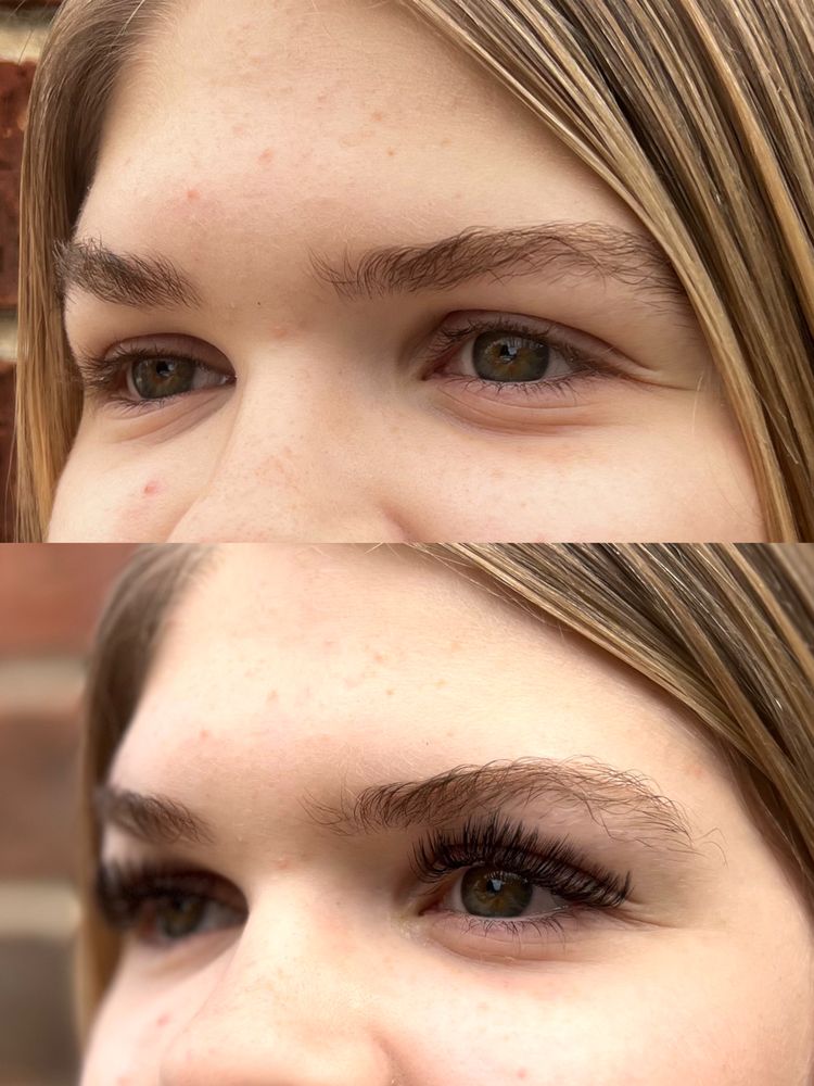 Lashes By Emily McDaniel Logo