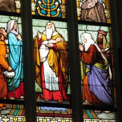 Frauenkirche - Buntes Kirchenfenster.:)