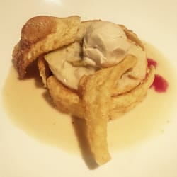 YeYe Mex Food & Music Bar - Zapiekane w cieście francuskim jabłko i gruszka