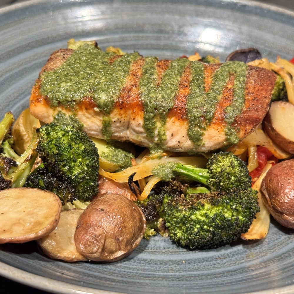 Canyon House - Salmon - New American Near Me - Castle Pines, Colorado