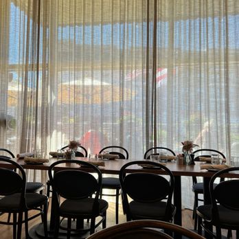 The Select - Inside seating - Mediterranean Near Me - Sandy Springs, Georgia