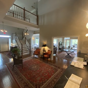 Stone Mountain Manor - Hotels Near Me - Stone Mountain, Georgia