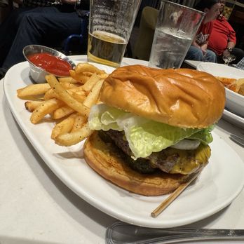 Glenn's Kitchen - Burger - New American Near Me - Atlanta, Georgia