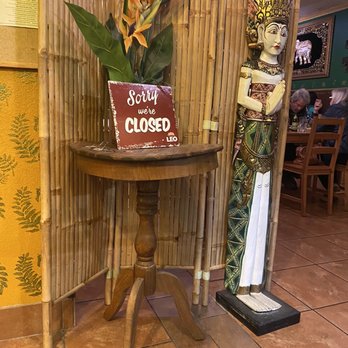 Green Elephant Restaurant - Closed at 6:30pm after being open for an hour and a half - Burmese Near Me - Loomis, California