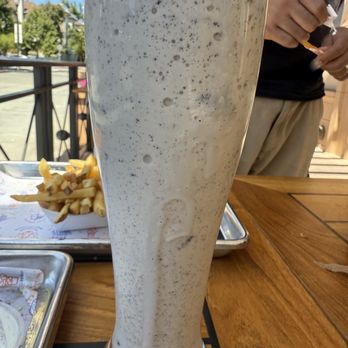 Super Duper Burgers - Cookies and cream milkshake - Burgers Near Me - San Mateo, California Super Duper Burgers - Cookies and cream milkshake - Burgers Near Me - San Mateo, California