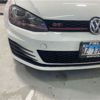 Chicago Autohaus - Second estimate photo of hood without scratches. - Body Shops Near Me - Chicago, Illinois