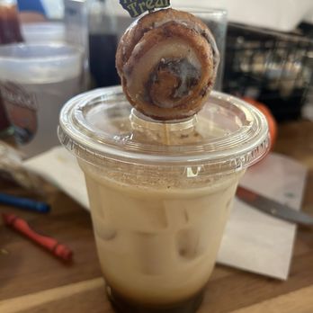 Redhead Bay Cafe - Cinnamon roll coffee - New American Near Me - Virginia Beach, Virginia