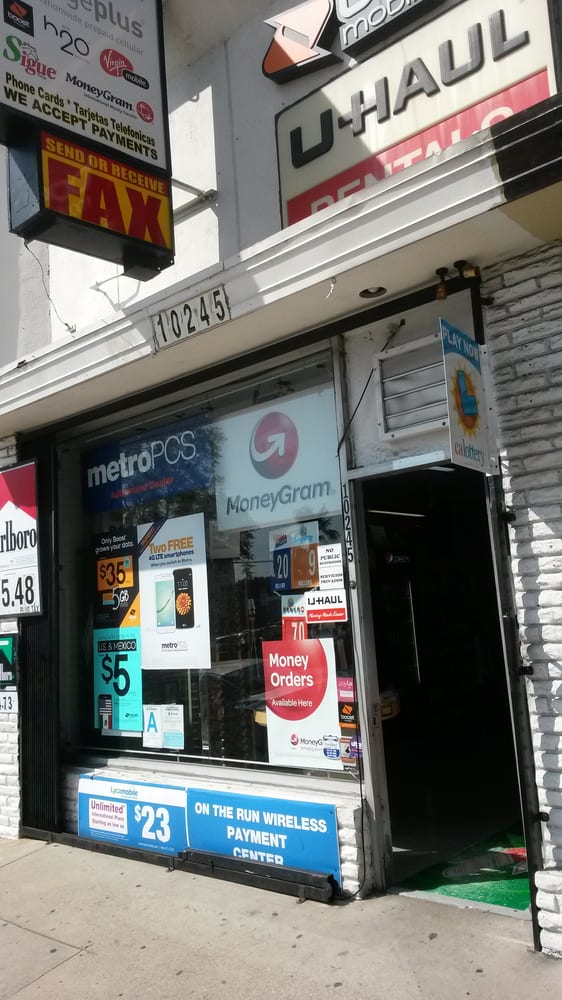 On The Run Wireless & Food Mart Logo