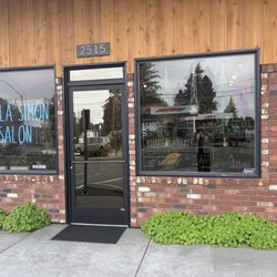 Salon Exterior