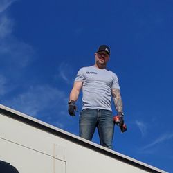 RV Mobile Service - Roof problem is no problem for us. We are glad to help.