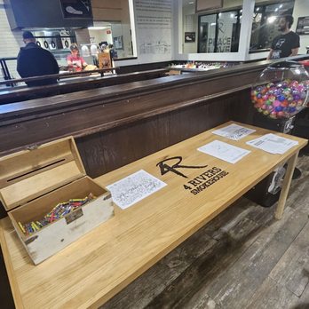 4 Rivers Smokehouse - Barbeque Near Me - Jacksonville, Florida