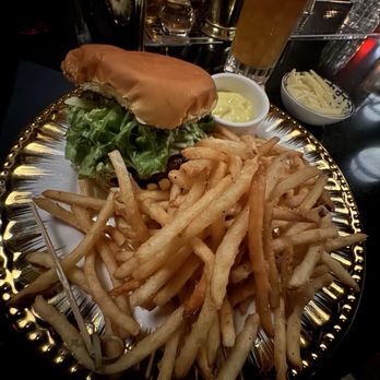 Lion's Tale - Cocktail Bars Near Me - Santa Barbara, California