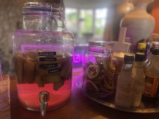 The Hollist Arms by null