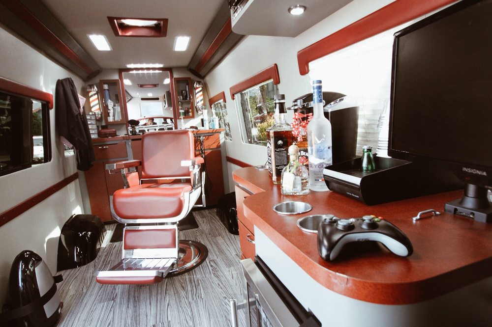 Mobile Hair Pros Logo