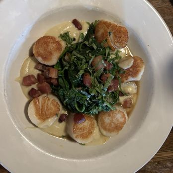 Andiamo - Scallops and spinach - Bars Near Me - Mystic, Connecticut