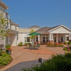 Friendly Home - Glenmere, 1 Wheatley Terrace, Pittsford, offers assisted living & memory care. (585) 248-1135 for tour/info.