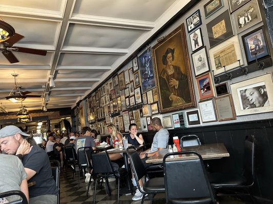 Anchor Bar by null