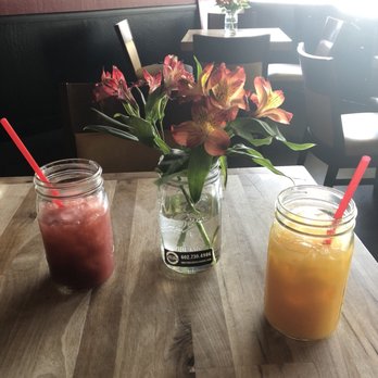 Dilla Libre Uno - Fresh mango juice and strawberry juice served in mason jars. - Tacos Near Me - Phoenix, Arizona