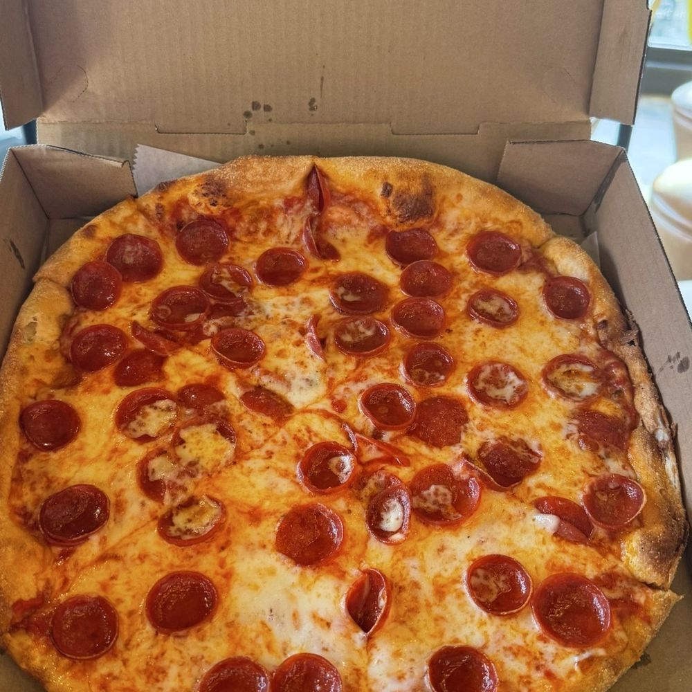 Pepperoni pizza Pepperoni pizza